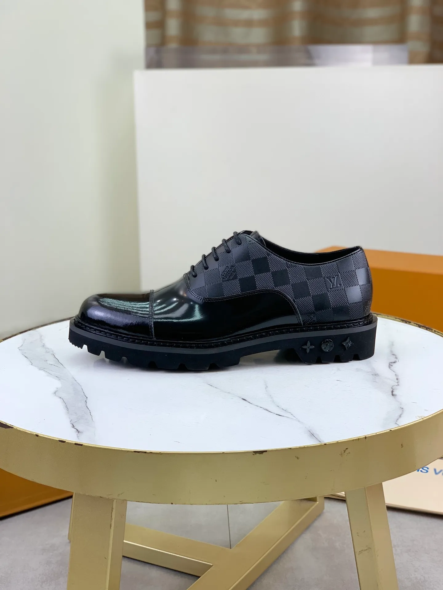 Factory price P820 💎💎💎Top version LOUIS VUITTON [Louis Vuitton] - LV men's business casual leather shoes, luxurious and noble 👞All imported original cowhide, just to create a more comfortable wearing experience, upper: original high-end calfskin➕Imported soft cowhide lining, original lightweight foam outsole✔️Color: 3️⃣colors available Size: 39-44 (38.45 46 can be customized (non-returnable)